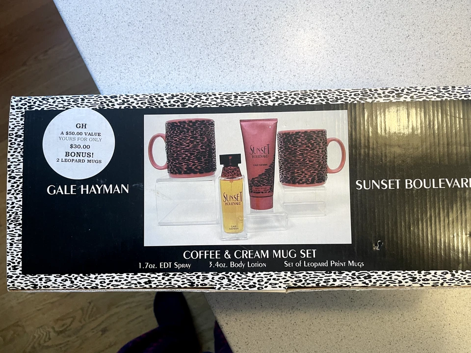 Juego de tazas de café Gale Hayman Sunset Boulevard 1,7 OZ eau de parfum spray y loción corporal de 3,4 OZ Foto 4 de 4