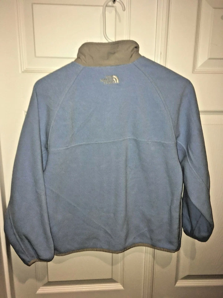 THE NORTH FACE FLEECE JACKET, Light Blue Front Zip Youth/Junior Medium 1/4 zip - Image 4 of 4