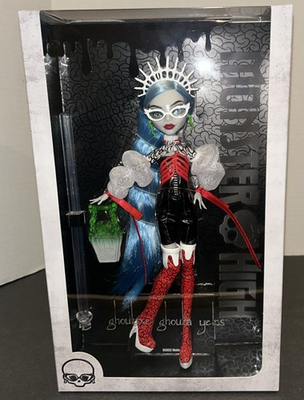 #ad Monster High Ghouluxe Ghoulia Yelps New In Box in Mattel $125.00