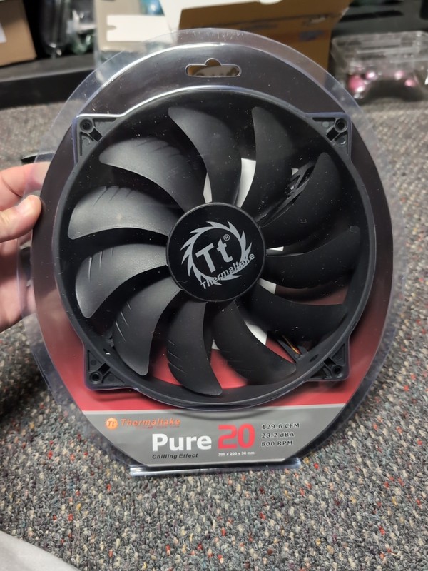 Thermaltake Pure 20 Computer Case Fan 200mm Black NEW