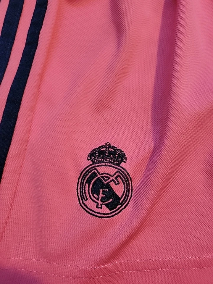 Pantalones Cortos de Fútbol Real Madrid Niñas Talla Mediana Juvenil  Foto 2 de 4