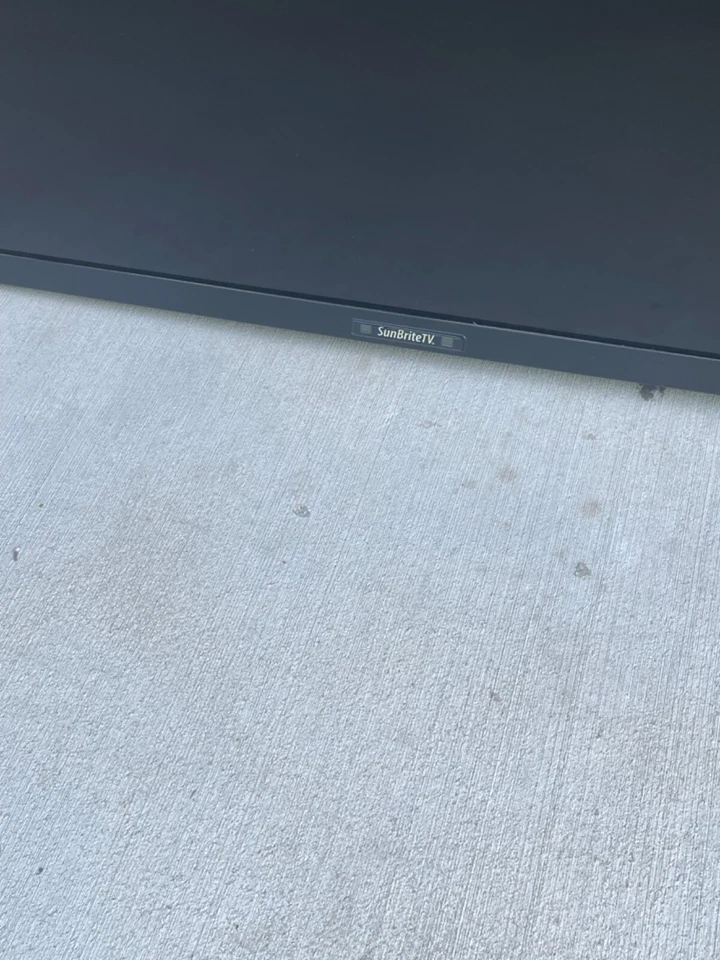 SunBrite наружный телевизор веранда серии 4K Ultra HD полный абажур SB-5574UHD 55» в размере - Изображение 3 из 4