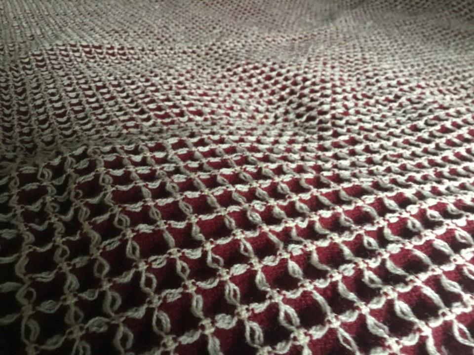 Vintage Derw Welsh Wool Fringed Waffle Weave Blanket/Bedspread Burgundy