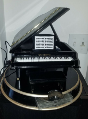 Mr Christmas Collection Symphonique Grand Piano Music Box with 10 