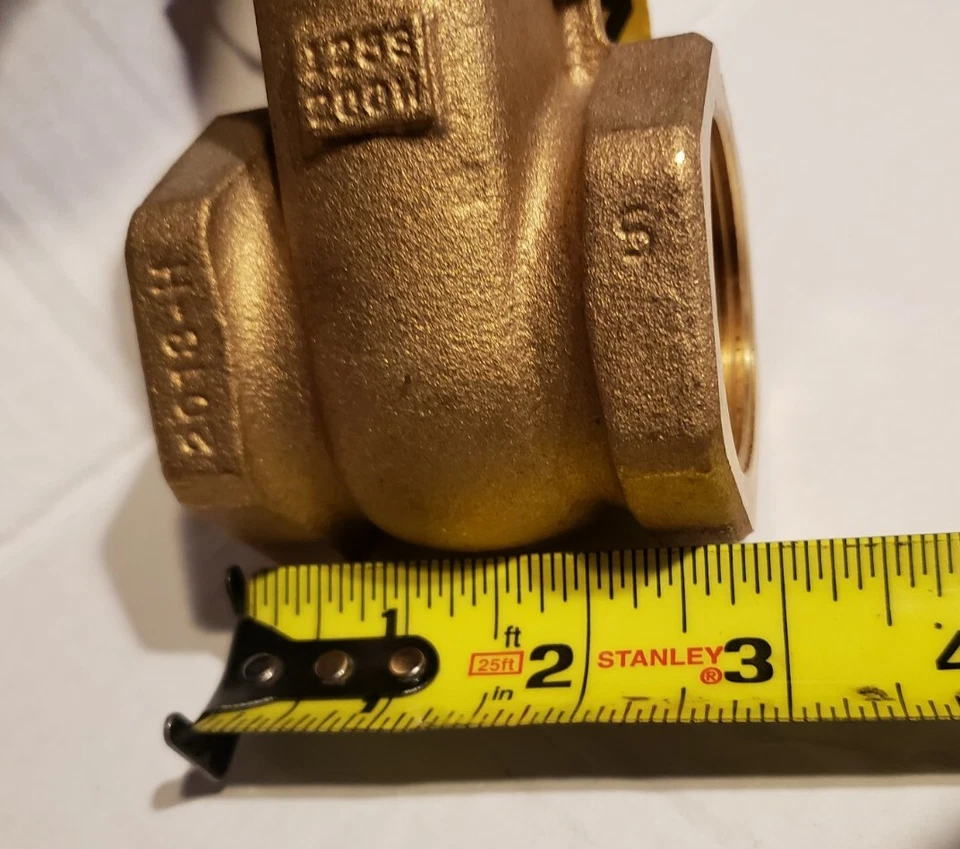 Milwaukee 148 1-1/2 Threaded Gate Valve, Class 125swp, 200psi wog - Image 3 of 4