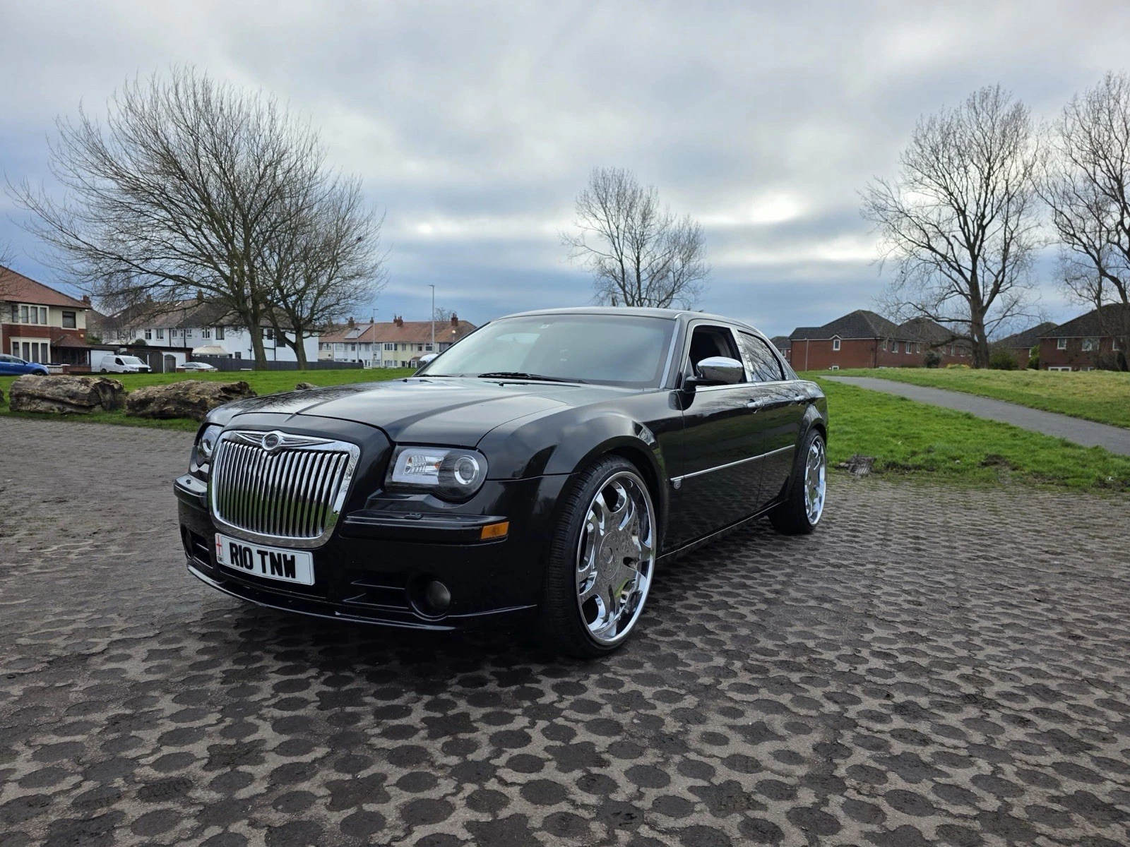2010 Chrysler 300c  SRT8 LHD Jap Import - Picture 1 of 12
