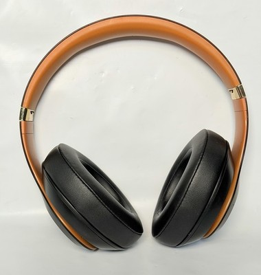Beats by Dr. Dre Beats Studio3 Wireless Over-Ear Headphones - Black / Gold