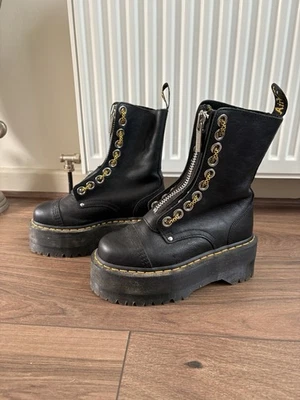 Dr. Martens Sinclair Hi Max
