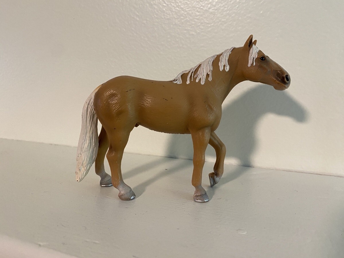 Schleich Palomino Stallion Retired Horse Figurine 2006