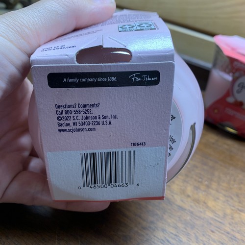 3 velas de mecha Glade para pastel de fresa 3 velas con aceites esenciales - Imagen 3 de 4