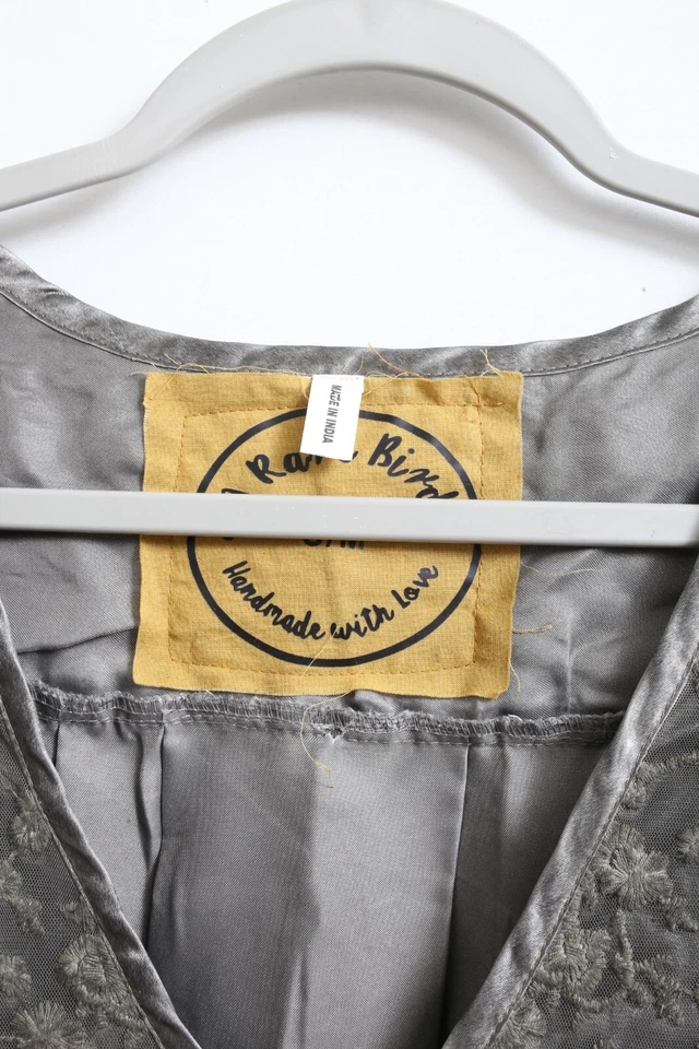 EUC S/M Women’s A RARE BIRD Satin Gray Lace Trimmed Boho Tunic Top - Image 3 of 4