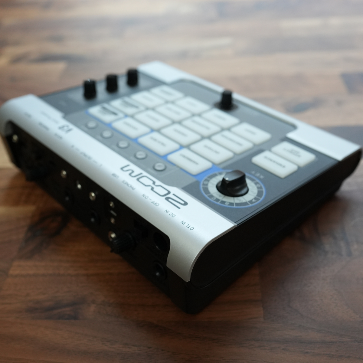 その他 ZOOM V3 Vocal Processor Amazon.com: Zoom V3 Vocal Processor, Vocal Effects Pedal, 3-Part