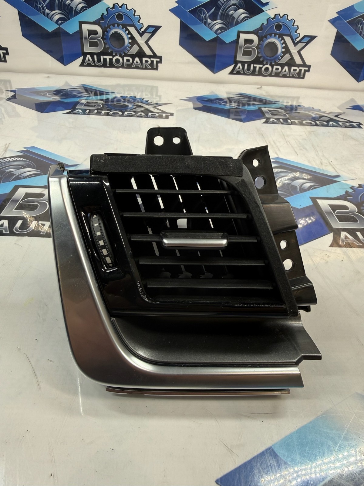 2021-2023 Nissan Rogue Front Left Driver Side Air Vent Grille 68210-6RR0A OEM