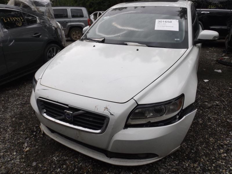 Volvo 40 Series 08-11 Passenger Tail Light No Rear Fog Lamps OEM 1407761  