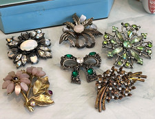 Vintage 6pc Brooches - Signed MIRACLE, Celtic Agate, Emerald Bow. Job Lot 