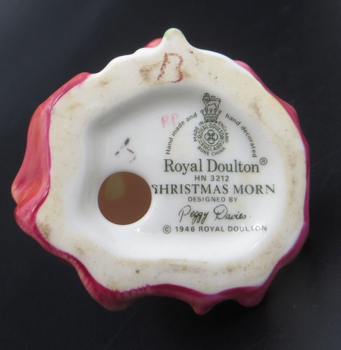 Royal Doulton Porcelain Figurine - Christmas Morn - HN 3212 - By Peggy Davies - Picture 9 of 12