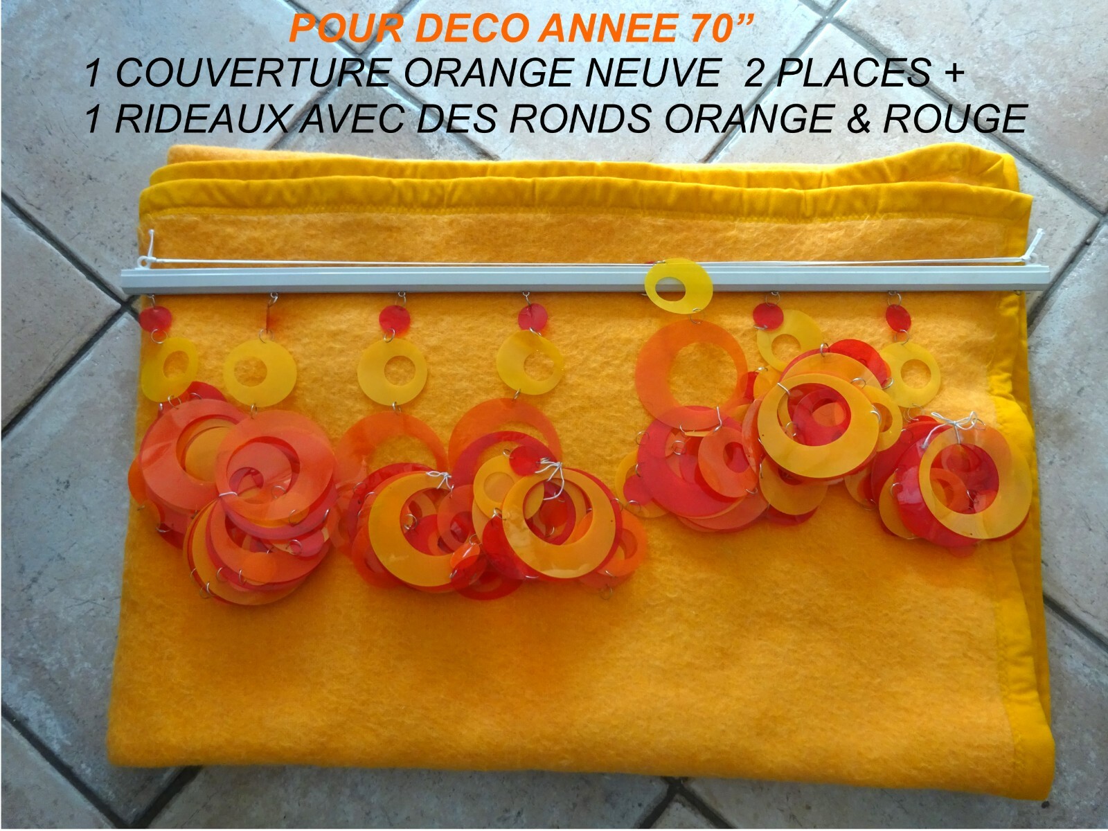 Rideau avec des ronds et couverture orange 2 places 160 x 218 déco année 70 pour lit double