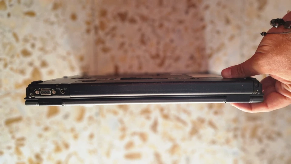 Notebook Portatile Vintage COMPAQ NC8230 1,73ghz HD 60gb Windows 10 - Immagine 4 di 4