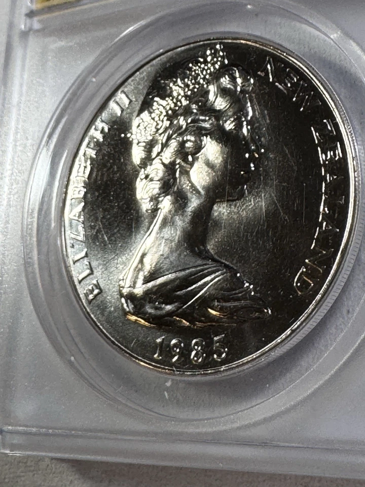 1985 New Zealand 1 Dollar Black Stilt Graded MS 67 by ANACS Low Mintage - Image 3 of 4