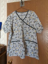 Ladies Lightweight Scrub Top Size XL Polyester Blend Floral Print Short Sleeve