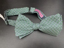 Vinyard Vines Christmas adjustable bow tie