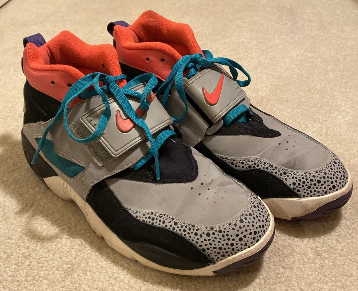 Nike Air Diamond Turf 2 Wolf Grey Crimson Sneakers Men’s 11.5 Nike Air Diamond Turf 2 Wolf Grey Crimson Sneakers Men’s 11.5