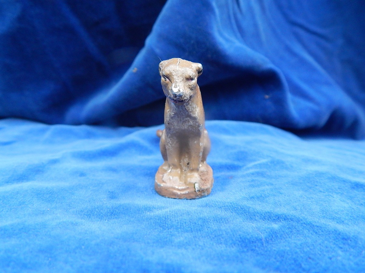 JOLI Nice TOP ! FIGURINE ALUMINIUM - QUIRALU - LIONNE CIRQUE Lioness Circus