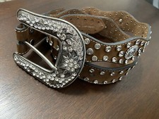 Women  s Western Leather Rhinestone and Concho Belt