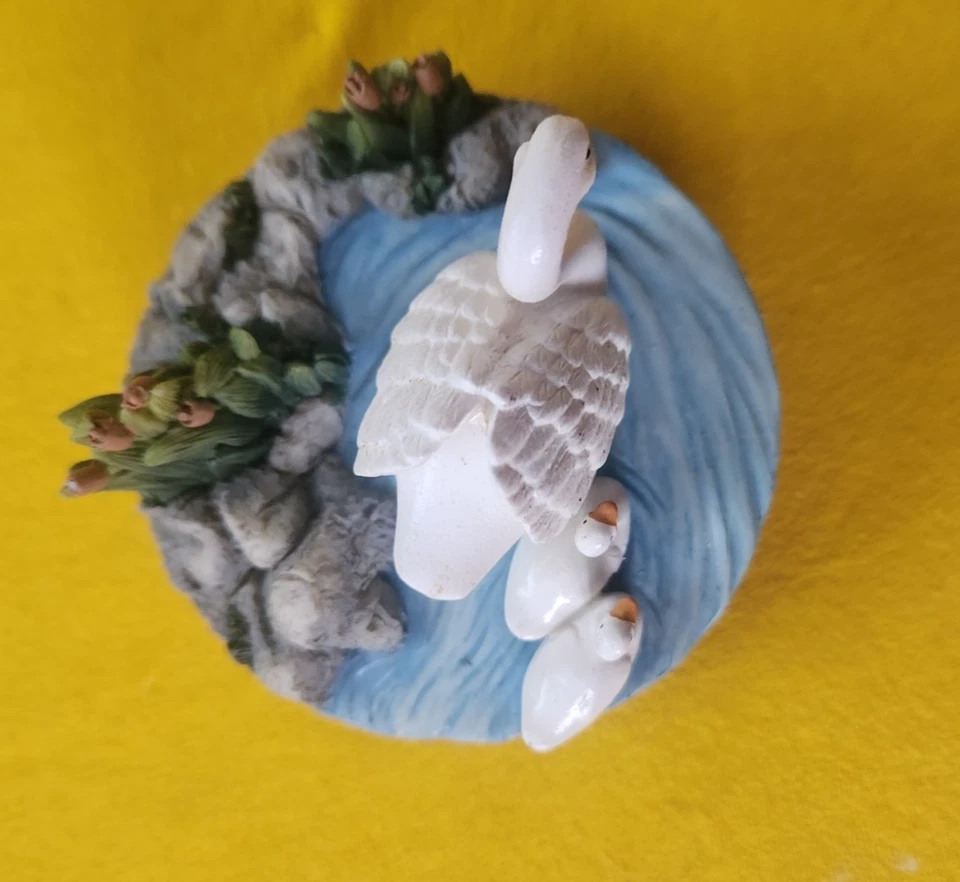 Our America Swan Family Vela Tarro Topper para Yankee Candle Foto 4 de 4