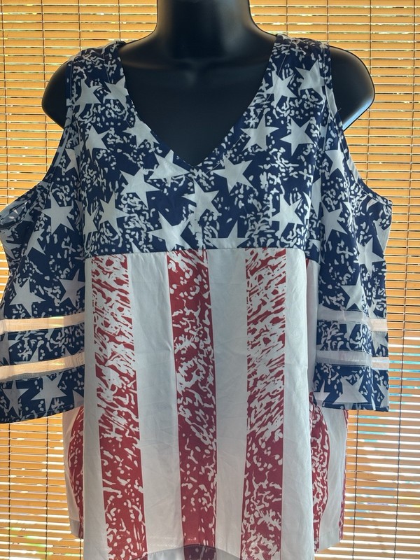 Women’s Patriotic Stars & Stripes Cold Shoulder V-Neck Tunic Blouse Size M