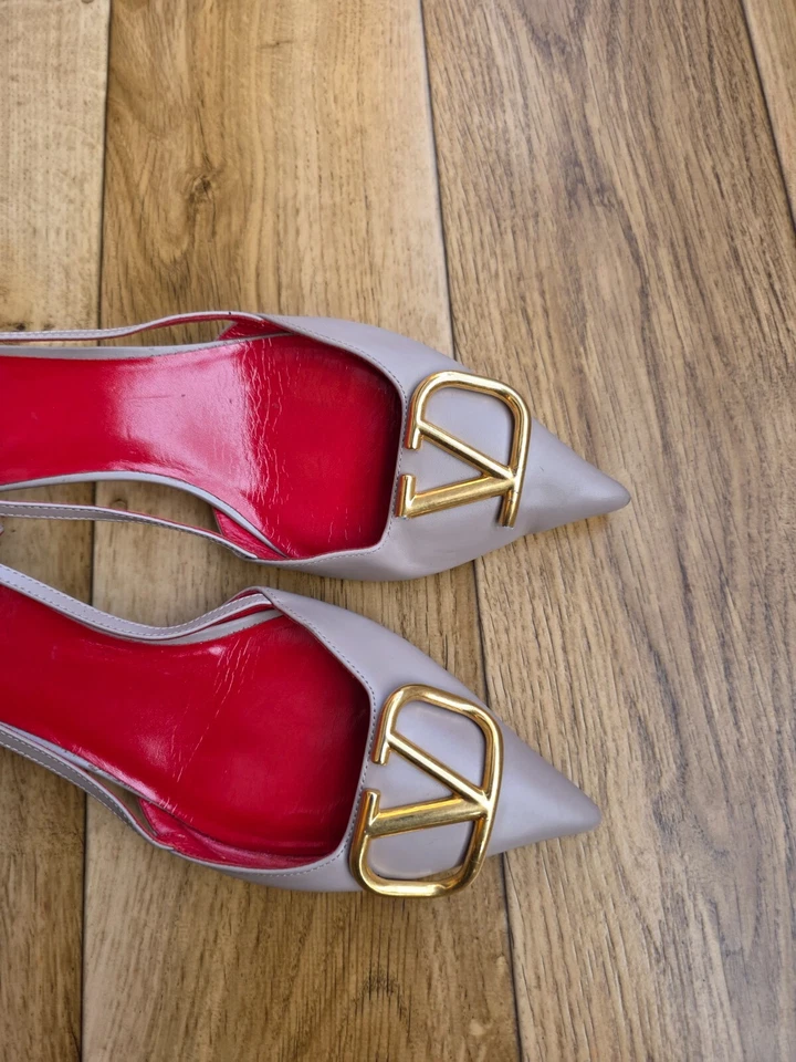 VALENTINO GARAVANI V LOGO SLINGBACK PUMPS SIZE 39 EU, 8.5 US, 6.5 UK - Image 4 of 4