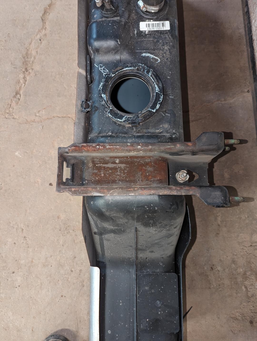 Midship Plastic Tank Bracket & Strap **03-09 Kodiak - Topkick C4500, C5500