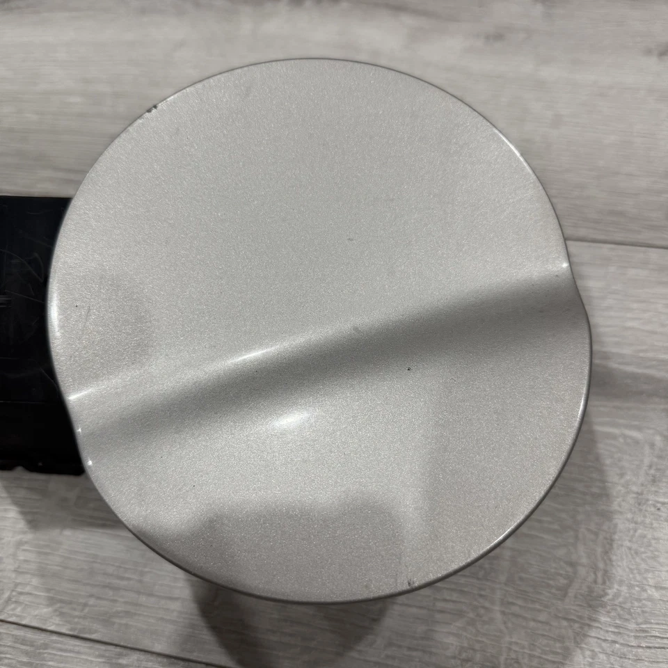 01-05 Ford Explorer Sport Trac Llenador de Combustible Tanque de Gas Puerta PLATA ABEDUL METÁLICO Foto 4 de 4