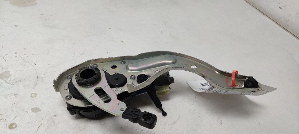 Trunk Deck lid Hinge Tailgate 0390204124 Fits 2021 Mercedes Benz C63S OEM - Imagem 4 de 4