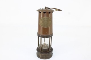 T Vintage 1982 E. Thomas & Williams Ltd Brass Miners Lamp NO 9213