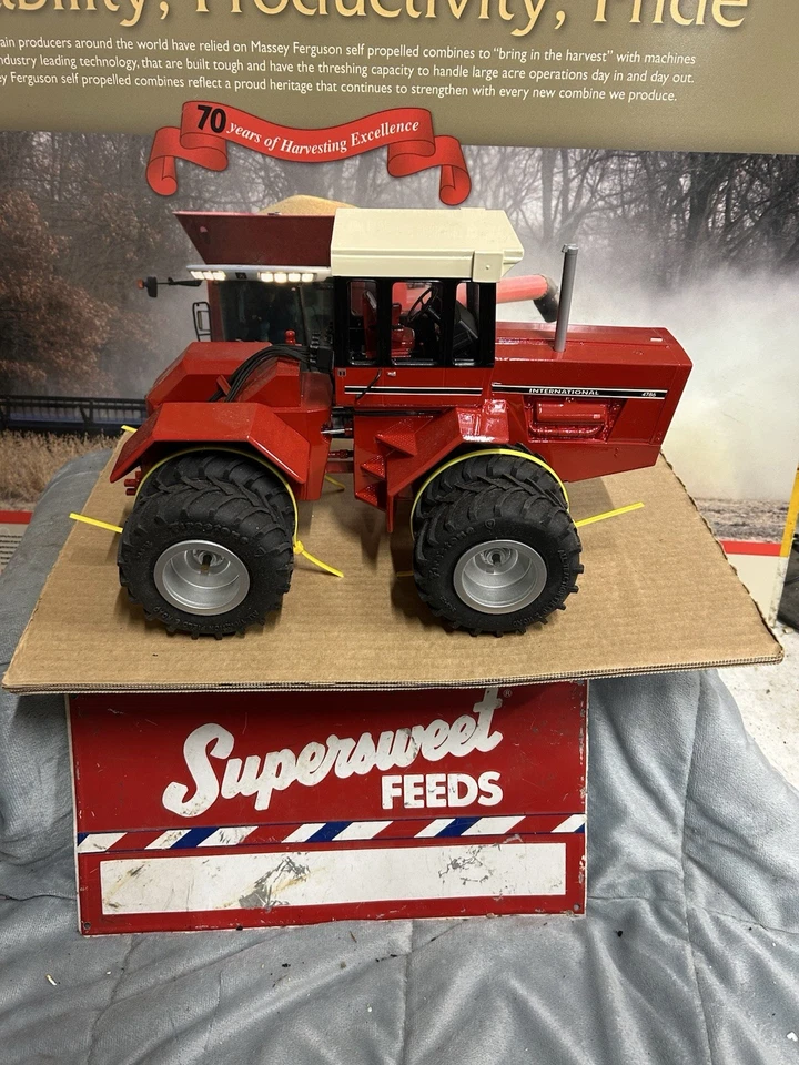 International Harvester IH 4786 4WD Tractor PRECISION ENGINEERING Red/White Top - Image 2 of 4