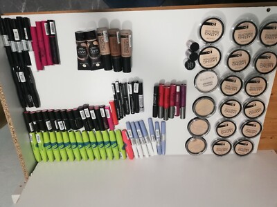 Kosmetik Großverkauf Gesichtspuder Mascara Lippenstift gemischt 90 Stück 