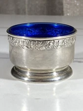 VINTAGE 3 WALLACE STERLING SILVER OPEN SALT COBALT GLASS 79 ROSES REPOUSSE SET