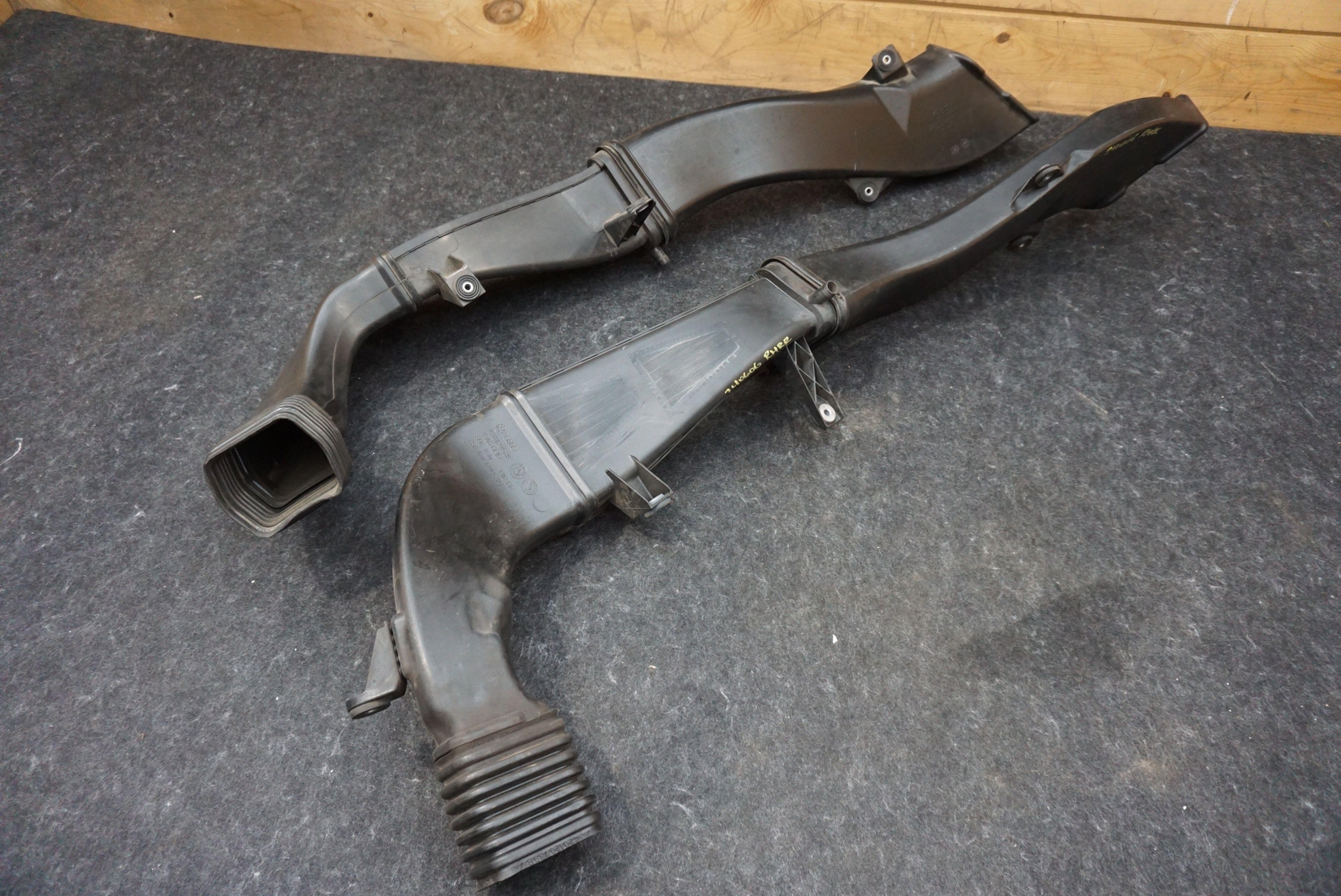 Set Rear Left Right Engine Air Intake Duct OEM 420129509C Audi R8 Type 42 08-15