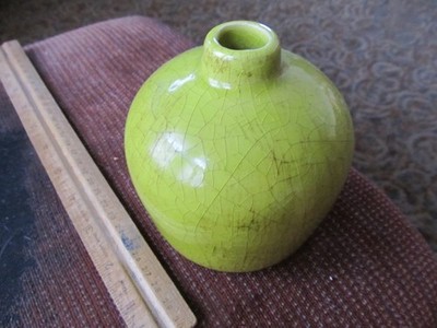 Olive Green Ceramic Pottery Vase Sullivangift Ribbed Surface 4 Inches