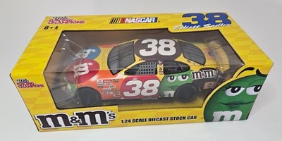 2004 RACING CHAMPIONS 1/24 ELLIOTT SADLER #38 M&M'S FORD TAURUS PROMOTIONAL CAR
