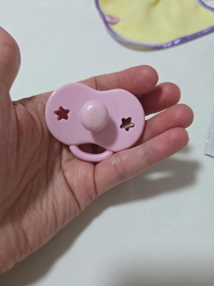 Baby Alive Soft Face 2006 2007 Magnetic Spoon Bottle Sweet Slumbers Pacifier Bib - Image 4 of 4