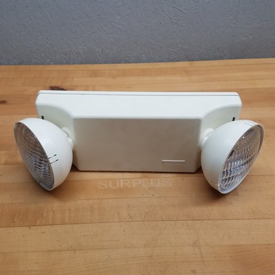 Cooper CC3WHSD Emergency Light, Dual Lamp Heads, 6VDC, 60Hz, 120/277V - USED