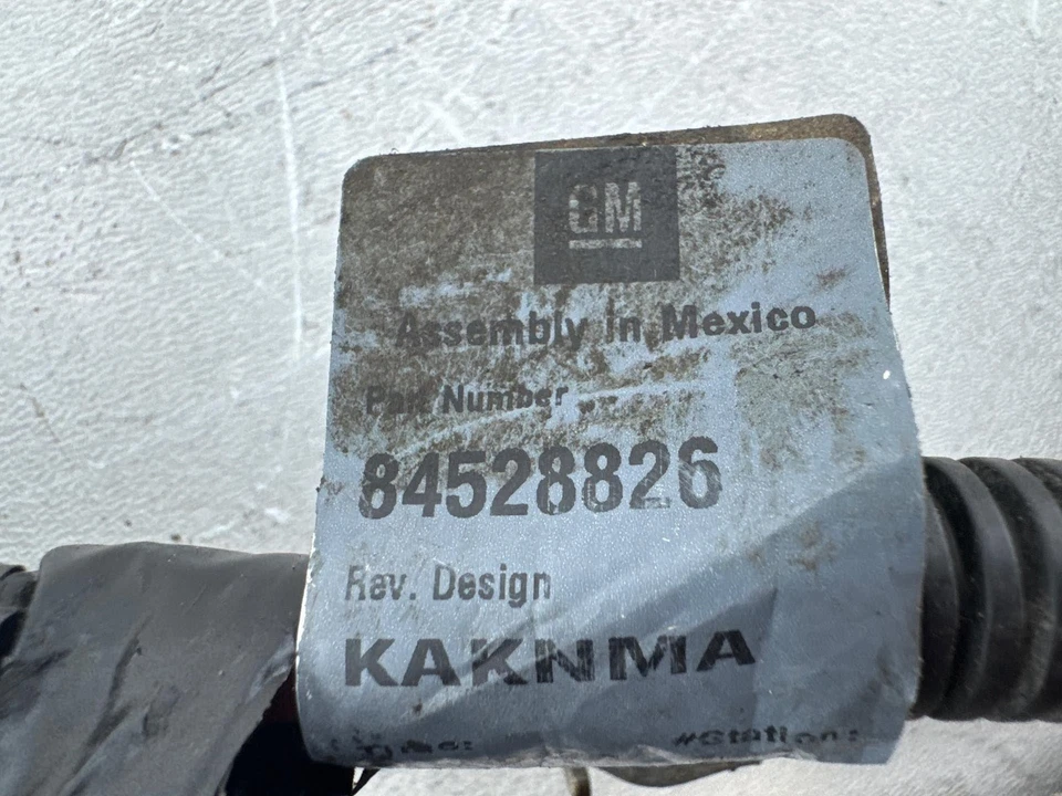 Arnés de cables de batería positivo GMC Yukon XL 1500 2015-2020 OEM 84528826 Foto 4 de 4