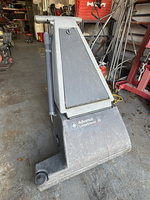 #ad Nilfisk Advance Carpetriever 28 Commercial Vacuum 28quot; Wide Area $590.00