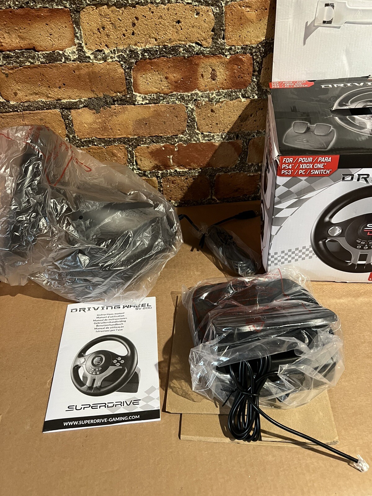 Superdrive Racing Steering Wheel Driving Wheel SV200 with pedals