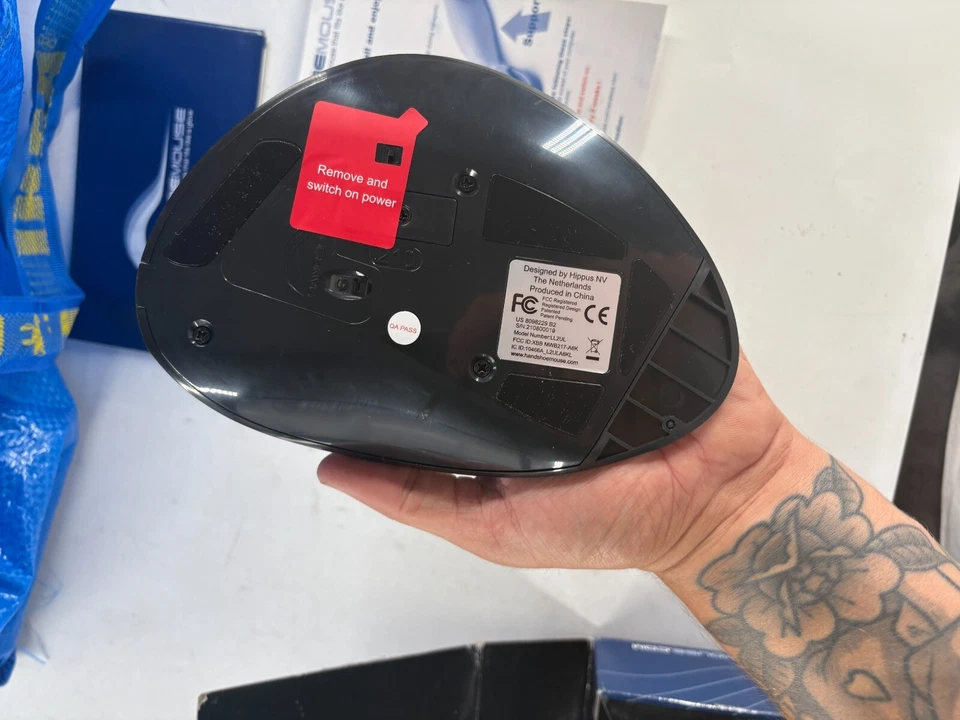 Handshoe Wireless Left-Handed BlueTrack Mouse - Black - Image 3 of 3