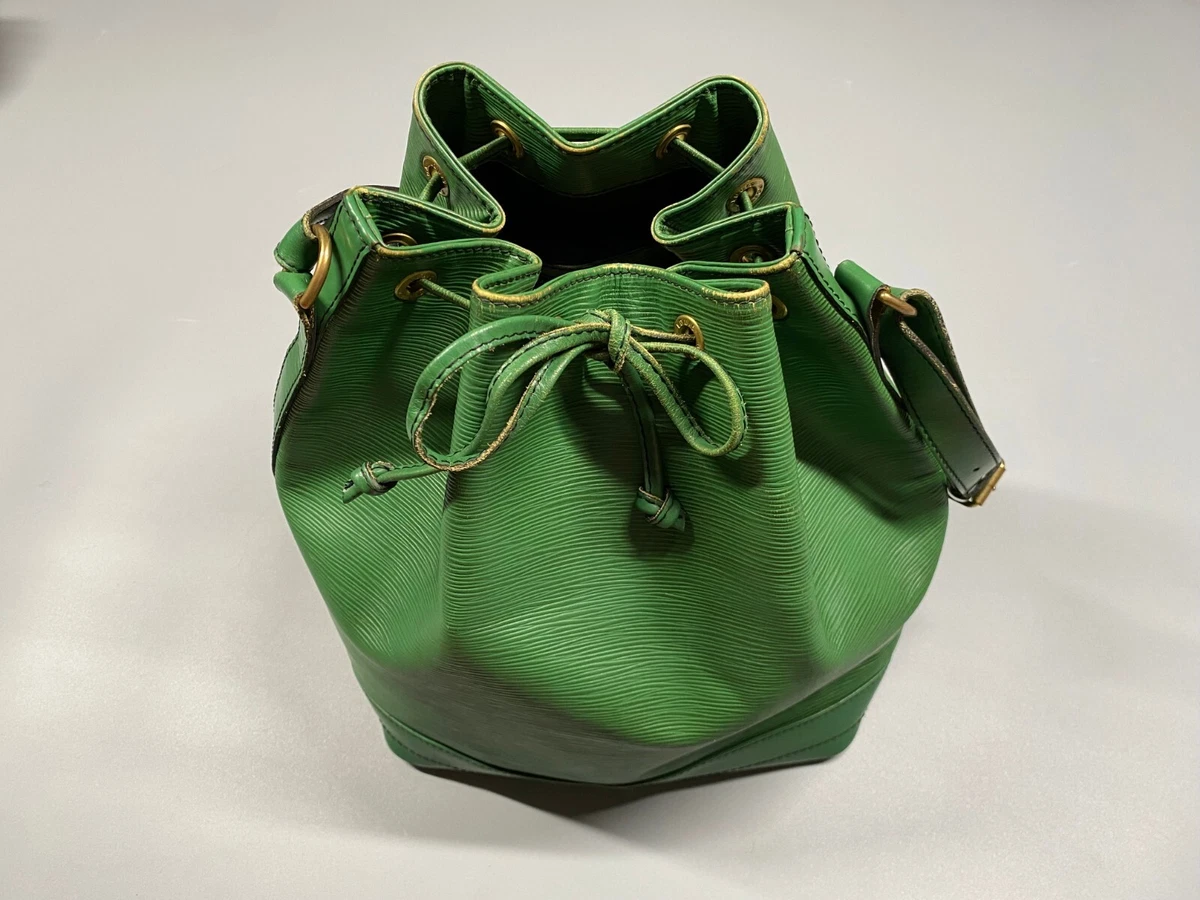 Vintage Ladies Louis Vuitton Epi Noe Green Bucket Shoulder Bag made in  France