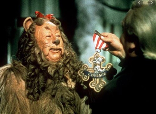 Feige Löwe Mut Medaille Zauberer von Oz Film Memorabilia Kunst-Requisite - Bild 2 von 5
