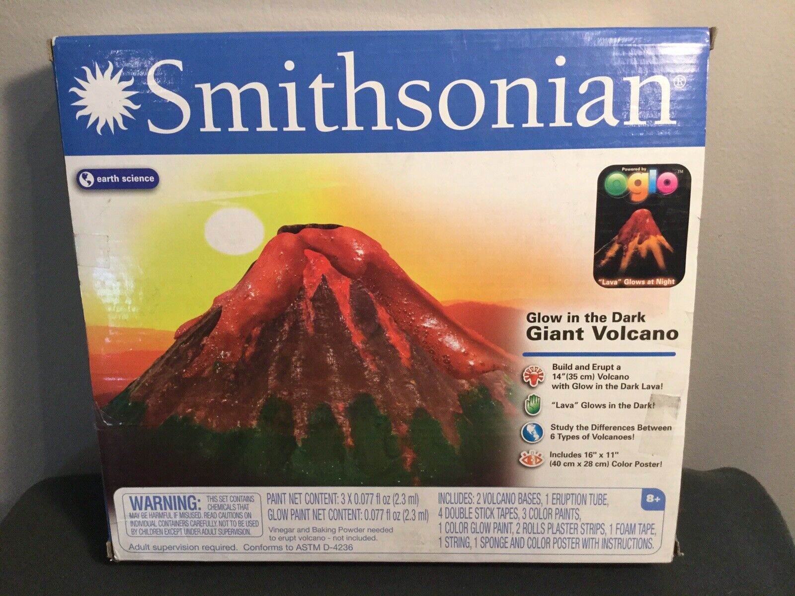 Smithsonian Earth Science Glow in the Dark Giant Volcano Kit/Model - New Sealed